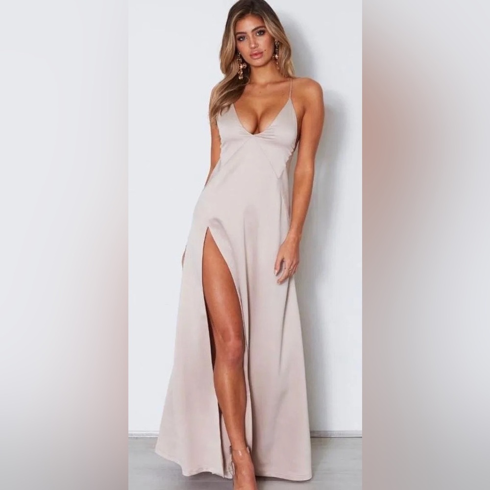 NWT WHITE FOX boutique run free dress in champagne
